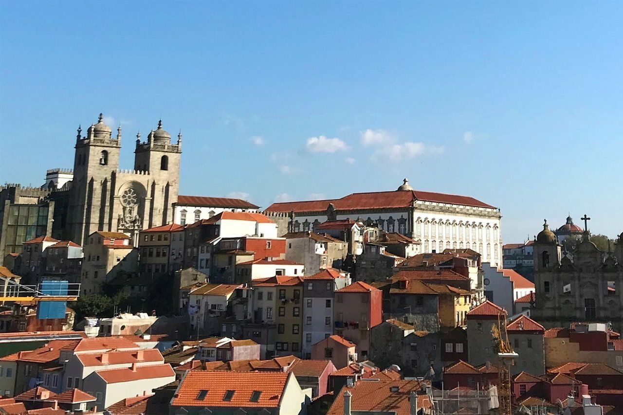 Portobay Flores Buitenkant foto The cathedral of Braga
